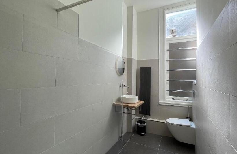 غرفة ديلوكس, City