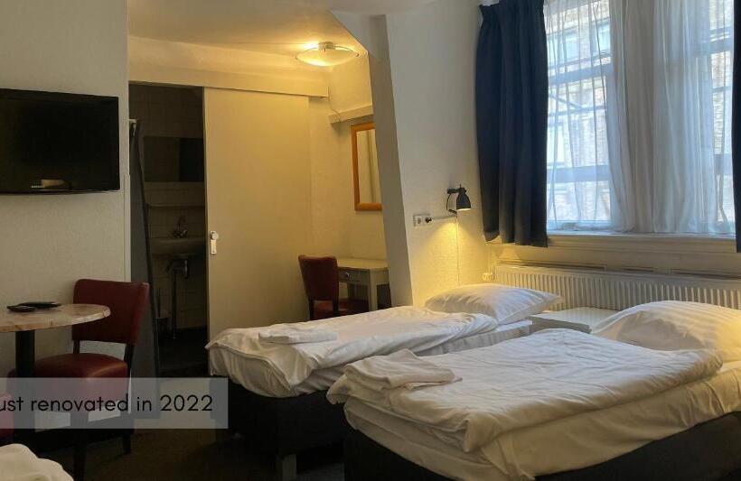 غرفة عائلية, City