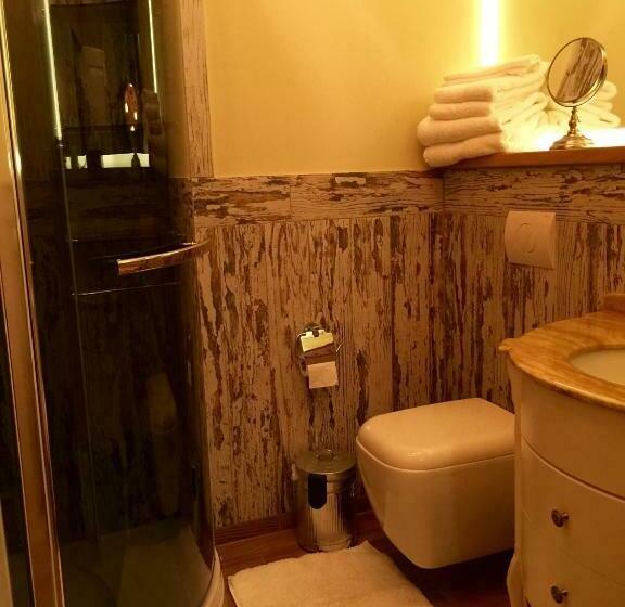 Номер Deluxe, Grambauers Kalit