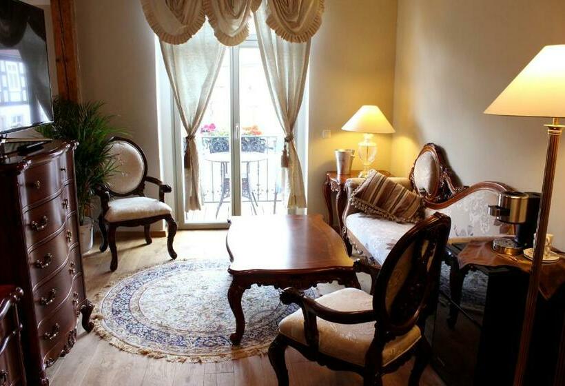 Полулюкс Повышенной Комфортности, Grambauers Kalit