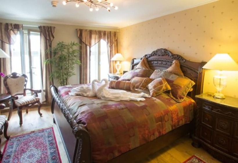 Номер Deluxe, Grambauers Kalit