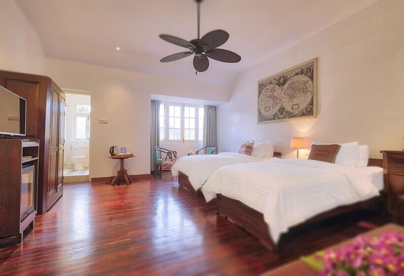 اتاق لوکس با چشم‌انداز باغ, Kalaw Heritage