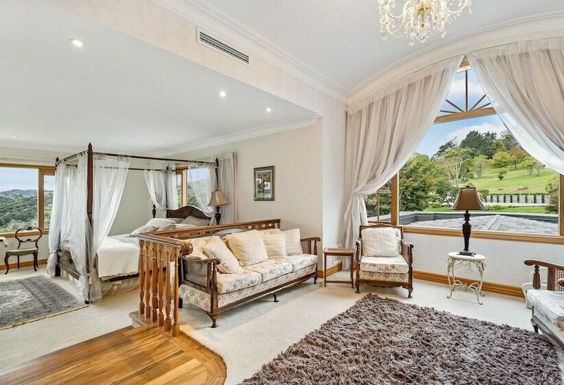 Люкс Премиум, Matauwhi Bay Manor