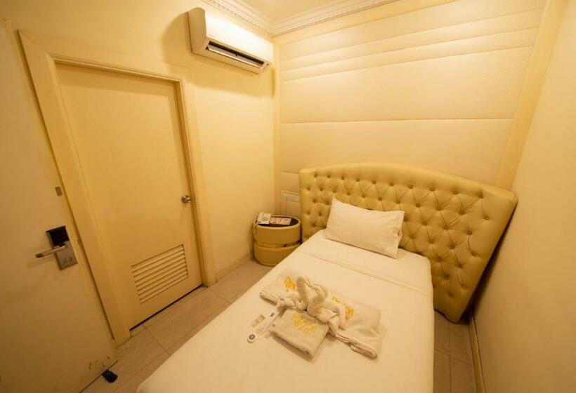 חדר סטנדרט יחיד, Ritzton