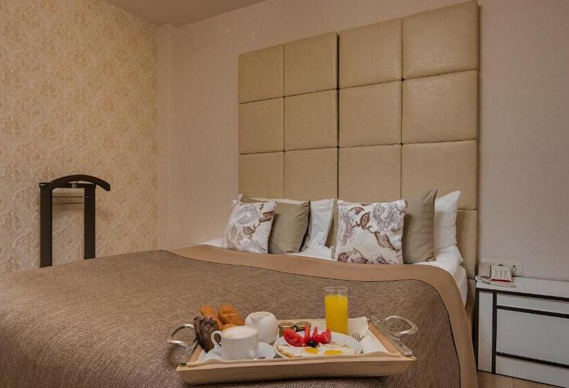 سوییت جونیور, Savaneti Eco