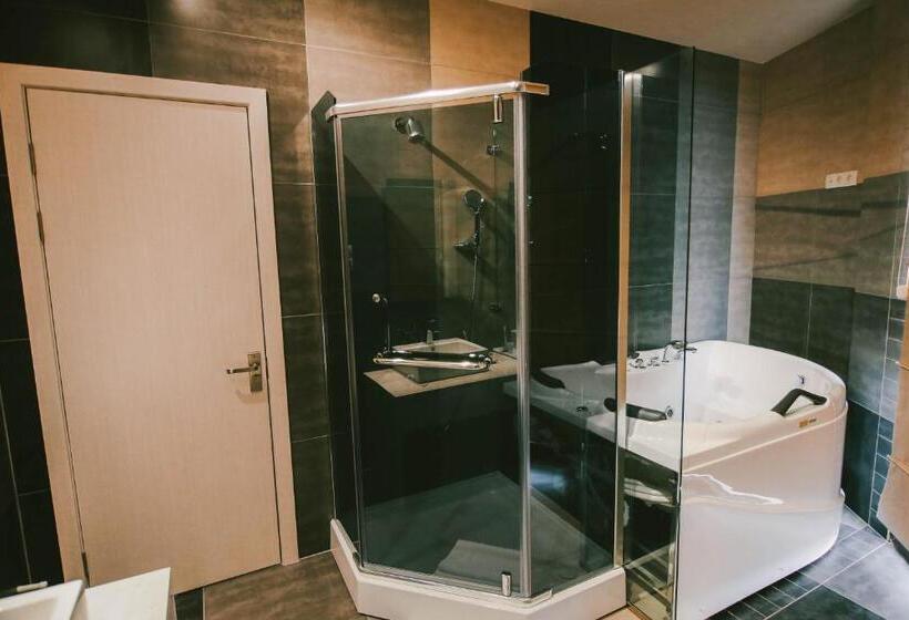 سوییت جونیور, Savaneti Eco