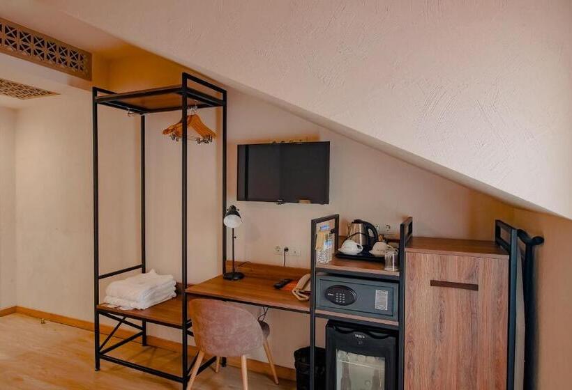 اتاق استاندارد با چشمانداز کوهستان, Savaneti Eco