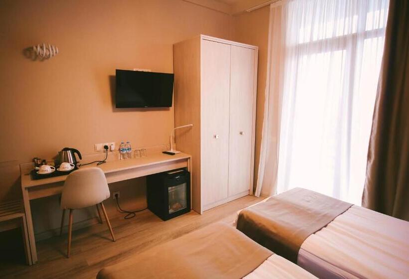 اتاق استاندارد با بالکن, Savaneti Eco