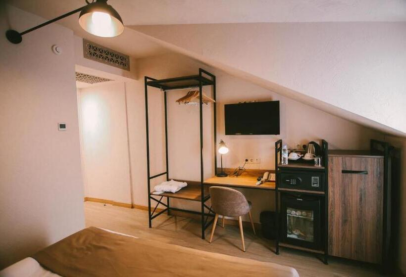 اتاق استاندارد با چشمانداز کوهستان, Savaneti Eco