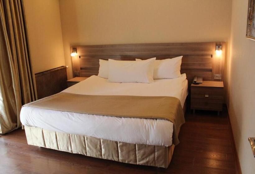 سوئیت جونیور با چشمانداز کوهستان, Savaneti Eco