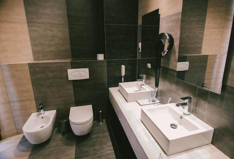 سوییت جونیور, Savaneti Eco