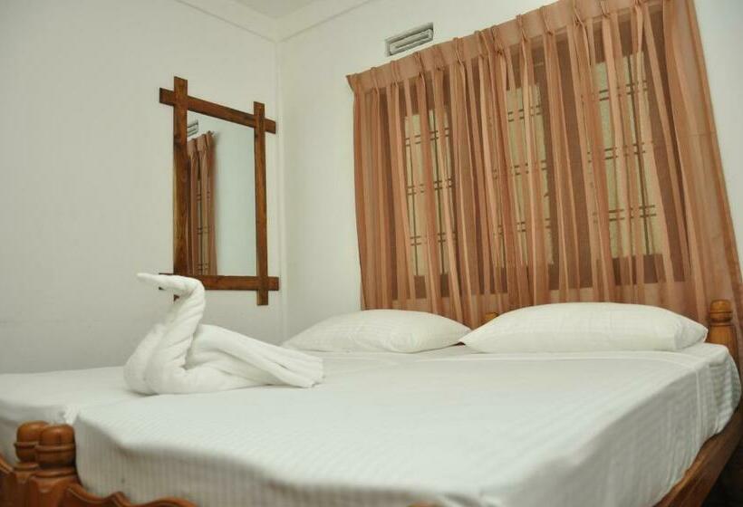 חדר סטנדרט נוף לגינה, Sujatha Tourist Rest