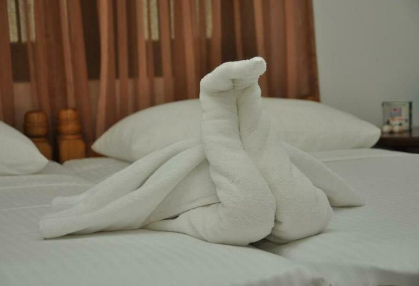 ガーデンビュースタンダードルーム, Sujatha Tourist Rest