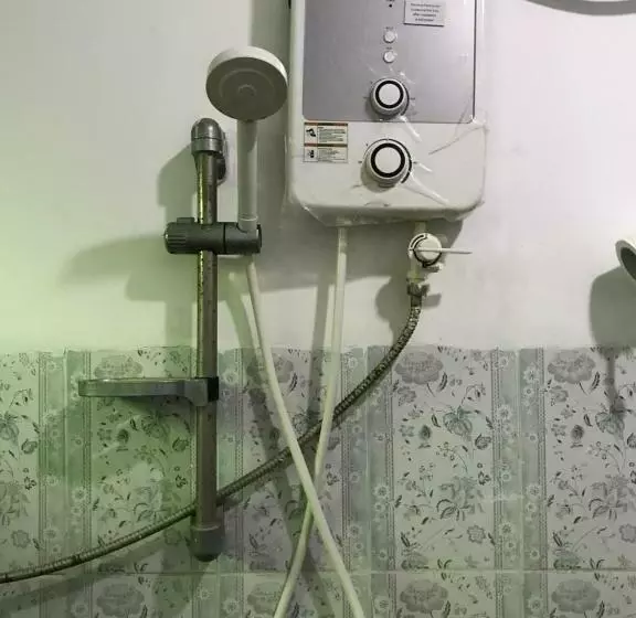 اتاق لوکس با بالکن, Sujatha Tourist Rest