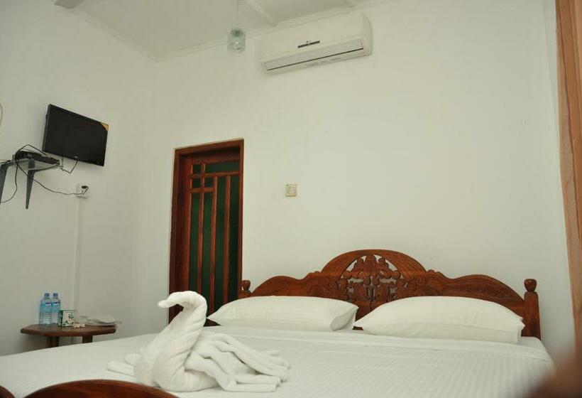 חדר דלוקס עם מרפסת, Sujatha Tourist Rest