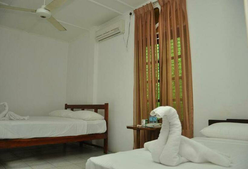Семейный Номер, Sujatha Tourist Rest