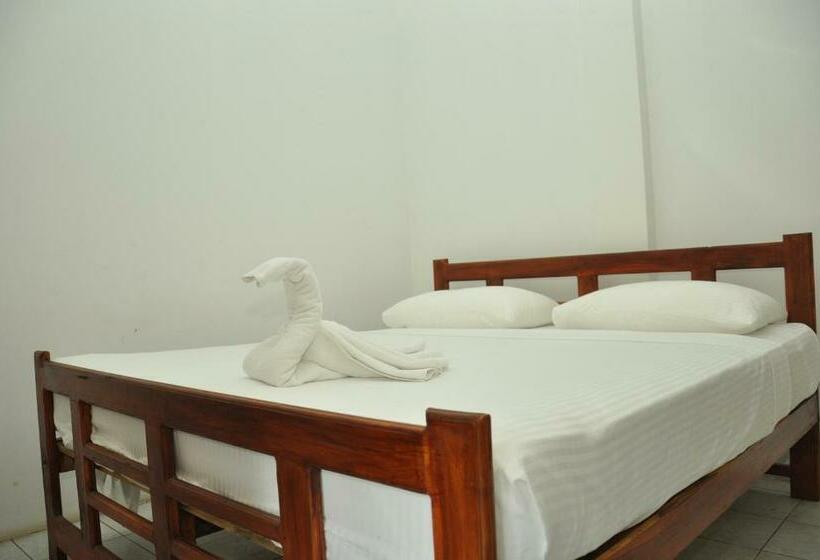 חדר משפחתי, Sujatha Tourist Rest