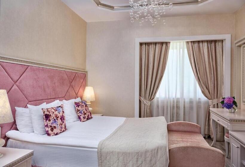 سوییت جونیور, Qafqaz Riverside