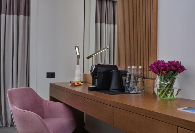 اتاق استاندارد, Qafqaz Riverside