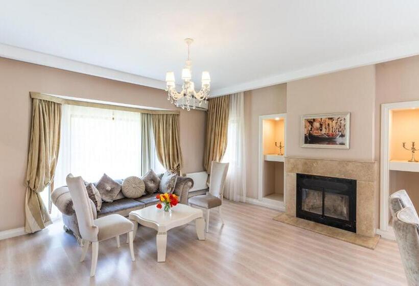 ویلای یک اتاق خوابه با استخر شنا, Qafqaz Riverside