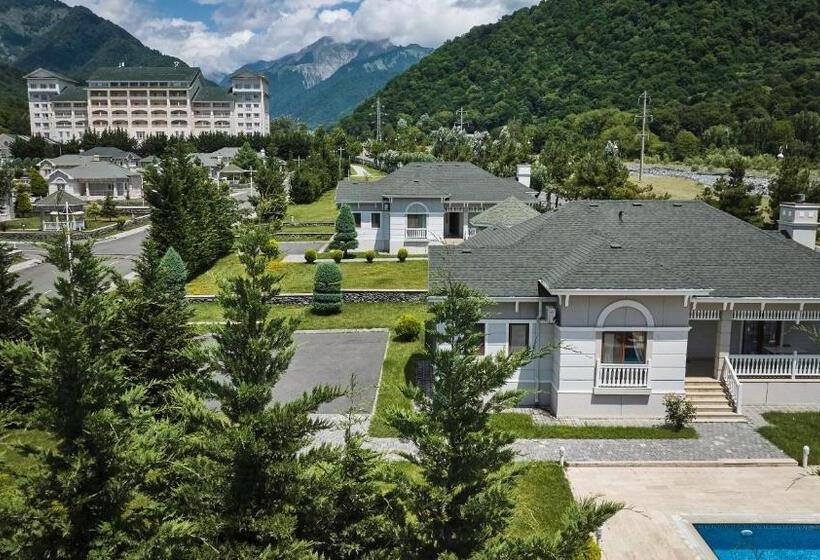 ویلای یک اتاق خوابه با استخر شنا, Qafqaz Riverside