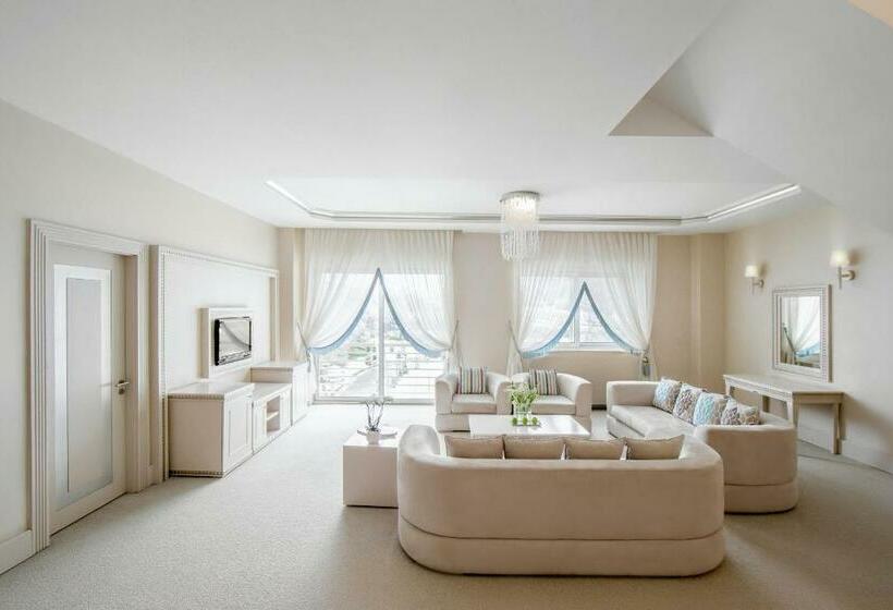 اتاق دوبلکس, Qafqaz Riverside