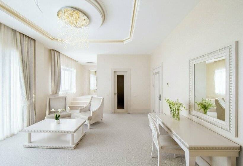 سوییت جونیور, Qafqaz Riverside