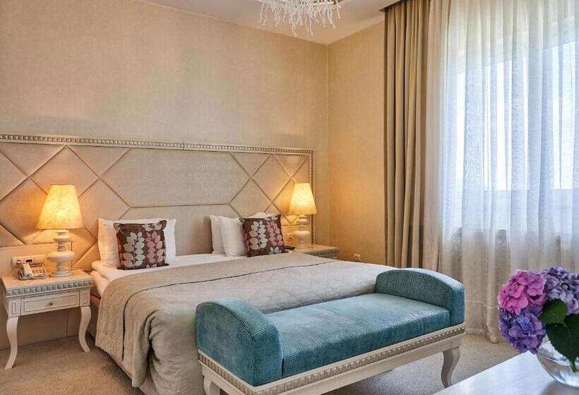 اتاق دوبلکس, Qafqaz Riverside