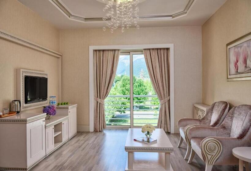 سوییت جونیور, Qafqaz Riverside