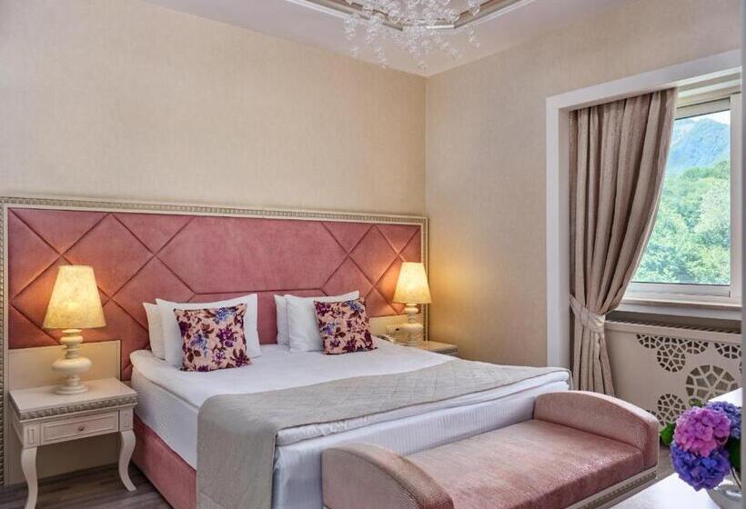 سوییت جونیور, Qafqaz Riverside