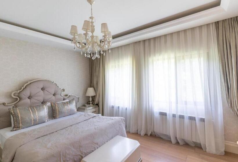 ویلای یک اتاق خوابه با استخر شنا, Qafqaz Riverside