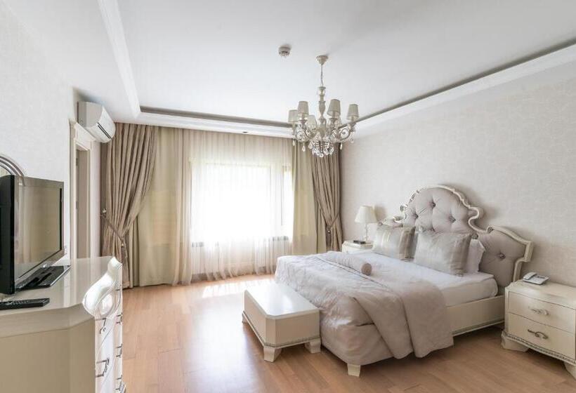 ویلای یک اتاق خوابه با استخر شنا, Qafqaz Riverside