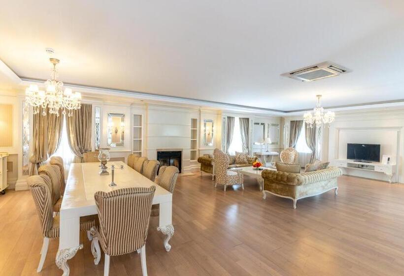 ویلای یک اتاق خوابه با استخر شنا, Qafqaz Riverside