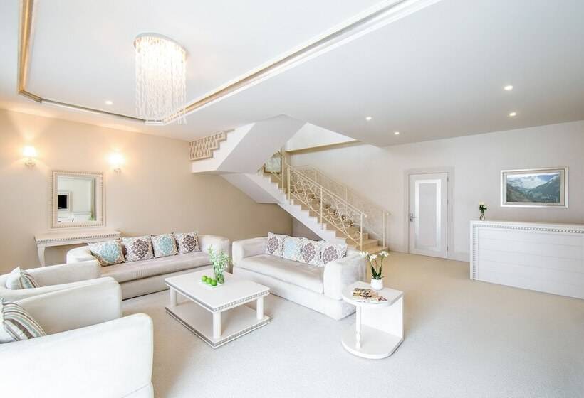 اتاق دوبلکس, Qafqaz Riverside