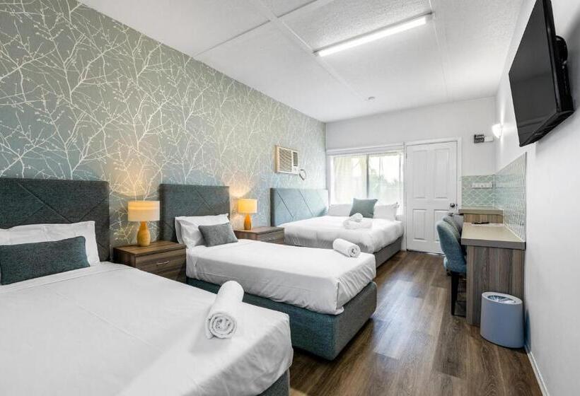 패밀리 룸, Rosebud Motel