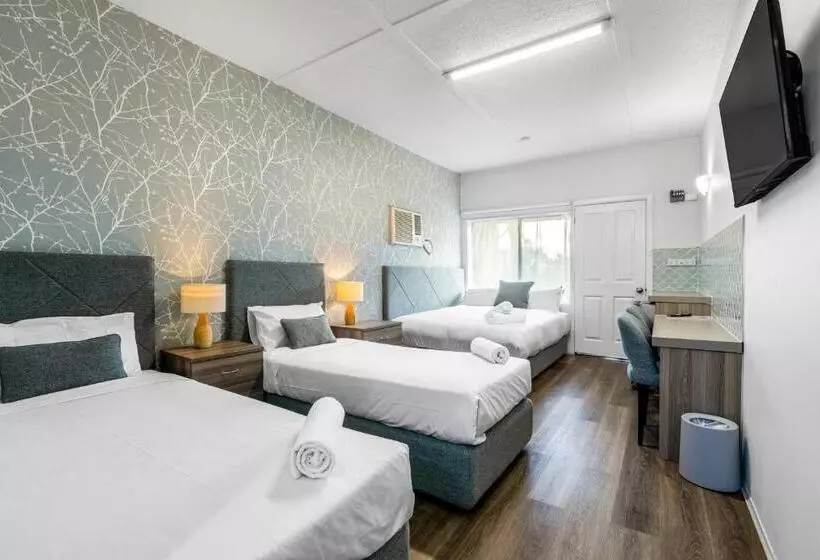 ファミリールーム, Rosebud Motel
