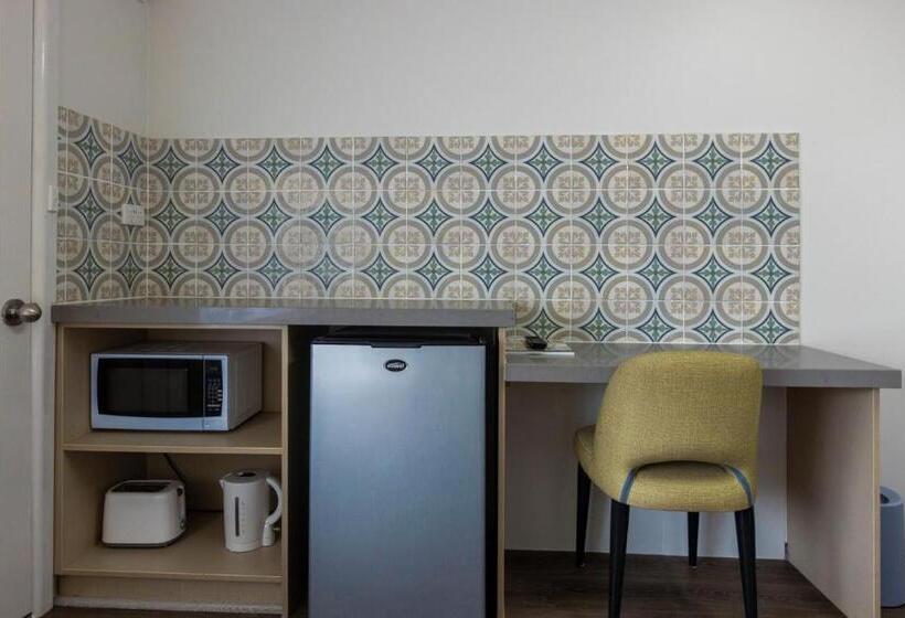 חדר סטנדרט, Rosebud Motel