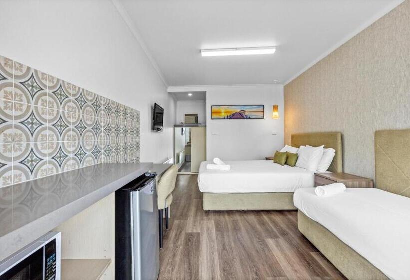 חדר סטנדרט, Rosebud Motel