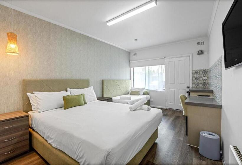 חדר סטנדרט, Rosebud Motel