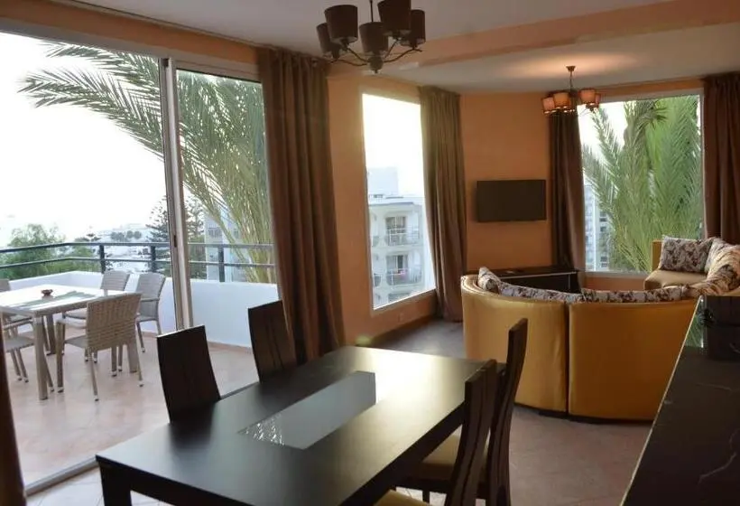 Huoneisto 2 Makuuhuonetta Merinäkymä, Anezi Apartments
