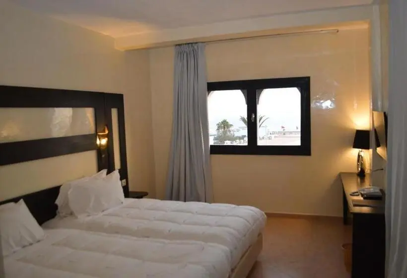 Huoneisto 2 Makuuhuonetta Merinäkymä, Anezi Apartments