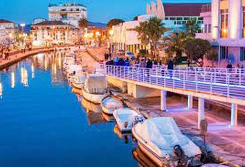 Номер Стандарт Трехместный, Room In Guest Room   Viareggio Top Deco Versilia