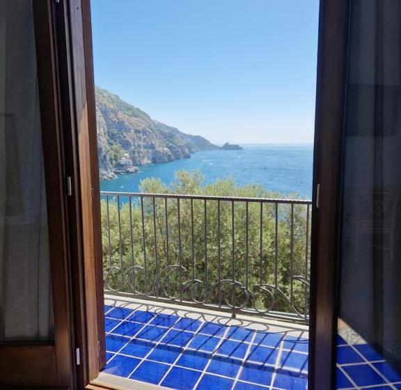 חדר דלוקס עם מרפסת נוף לים, Holiday Double