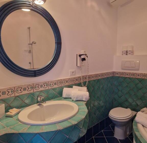 חדר דלוקס עם מרפסת נוף לים, Holiday Double