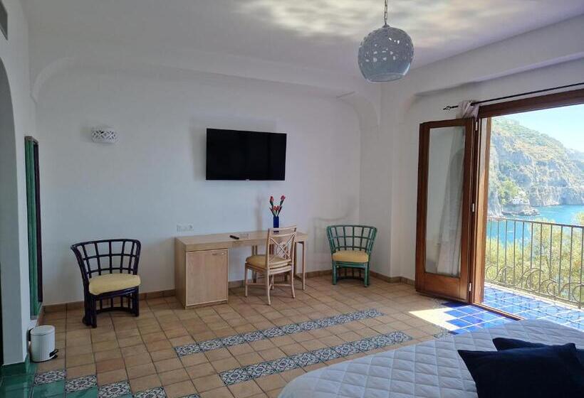 חדר דלוקס עם מרפסת נוף לים, Holiday Double