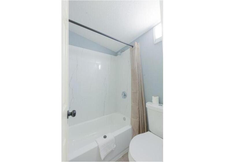 Номер Стандарт, Sands Motel By Oyo Winnie