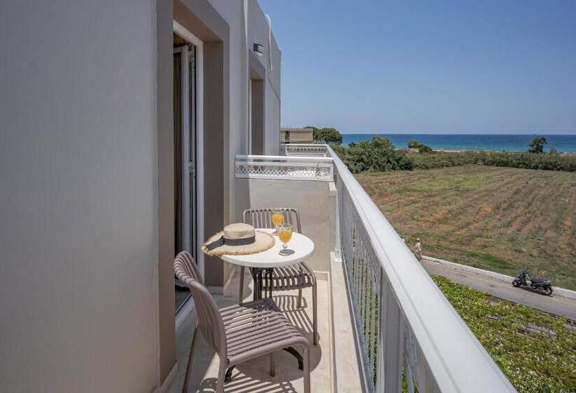 Номер Стандарт Трехместный, Amara Seaside By Estia