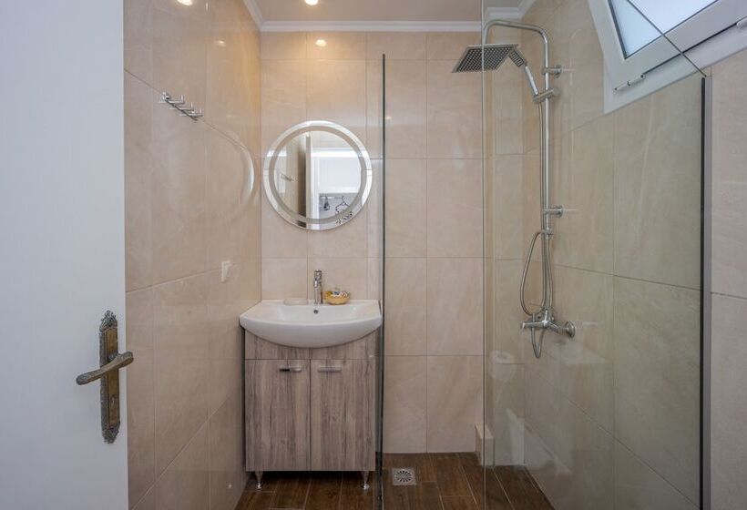 Номер Стандарт Трехместный, Amara Seaside By Estia