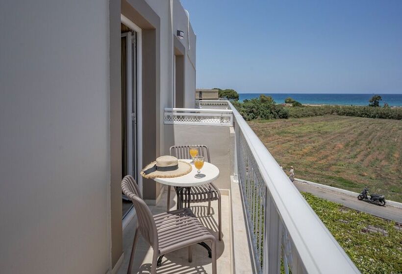 Номер Стандарт Трехместный, Amara Seaside By Estia