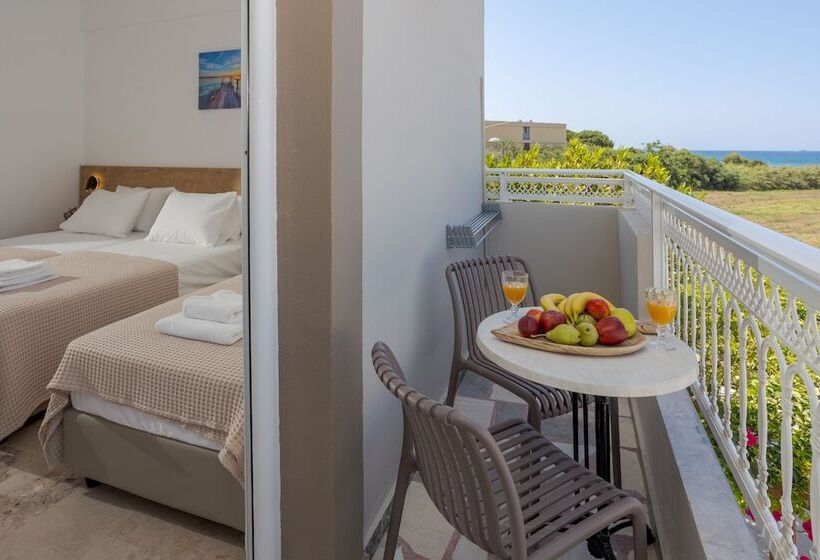 Номер Стандарт Трехместный, Amara Seaside By Estia